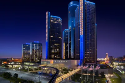 Detroit Marriott at the Renaissance Center Hotels near Playa Buena Vista