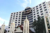 Ploy Palace Hotel Hotels near Wat Pho Sai