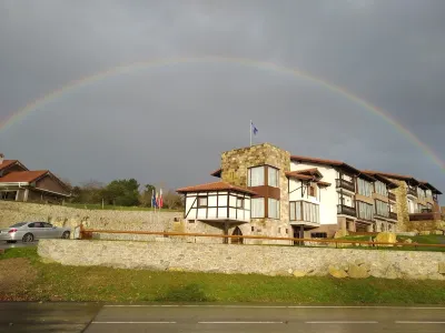 Apartamentos Estela de Altamira Hotels near Lavadero de Santillana del Mar