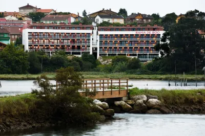 Apartamentos Bahía de Boó Hotels near Cabarceno Nature Park