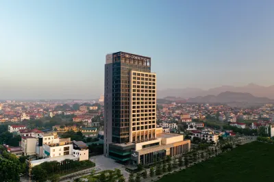 Crowne Plaza Vinh Yen City Centre, an IHG Hotel Hotel berhampiran Lapangan Terbang Antarabangsa Noi Bai