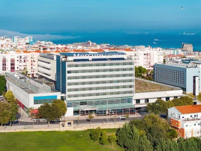 Mercure Lisboa Almada Hotel Hotels near Santa Apolonia Train Station