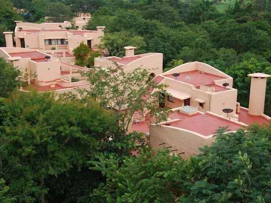 Country Club Wildlife Resort Hotel Exterior