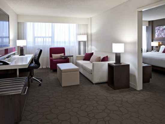 Delta Hotels Edmonton South Conference Centre Rooms