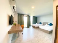 Dee Hotel Phayao Hotels near Wat Si Khom Kham, Phayao Lake Town