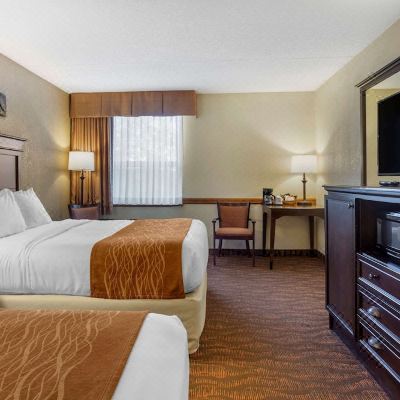 Standard Room, 2 Queen Beds, Non Smoking Comfort Inn at Thousand Hills Promo Code