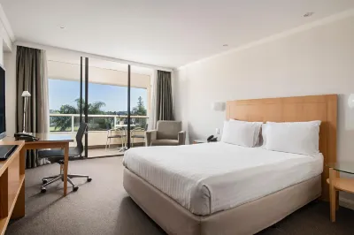 Crowne Plaza Perth Hotels near Perth Convention and Exhibition Centre