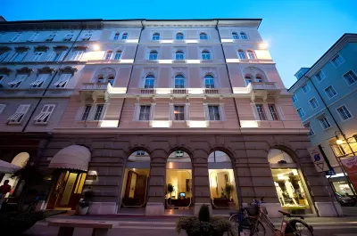 Hotel Continentale Hoteles cerca de Civico Museo della Civilta Istriana Fiumana e Dalmata