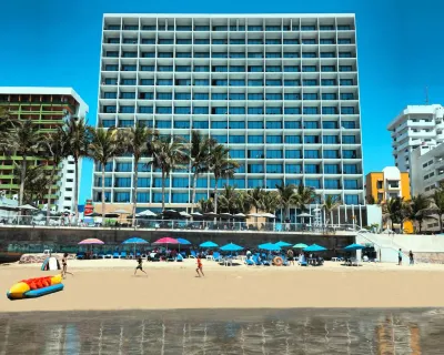 Viaggio Resort Mazatlán Hoteles cerca de Plazuela de la Noria