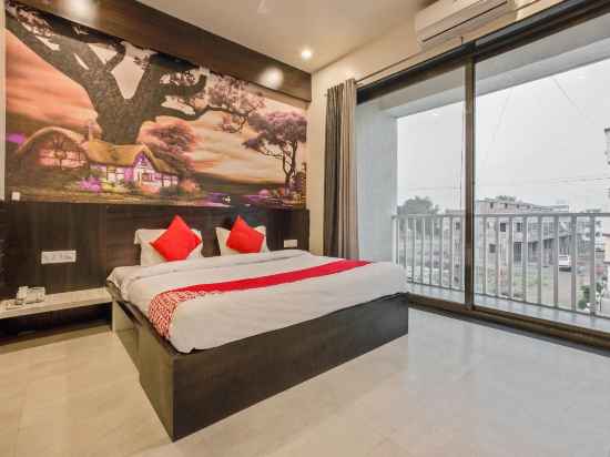 OYO 26117 Hotel Siddhivinayak Celebrations Rooms