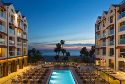 Regent Santa Monica Beach Отели рядом с достопримечательностью «Санта Моника Стейт Бич»