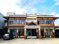 Hotel Fajar Indah فنادق في West Karawang