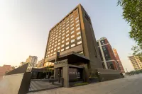 Courtyard Vadodara Hotels near Mandvi Gate