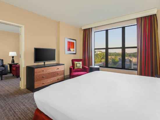 Hilton Promenade at Branson Landing Rooms