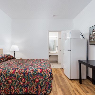 Superior Room, 1 Queen Bed, Non Smoking, Refrigerator & Microwave Contempra Inn Promo Code