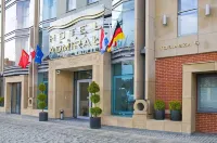 Hotel Admirał Hotels near St. Nicholas Church