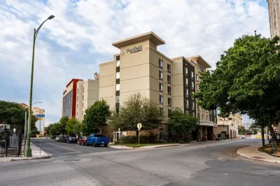 SpringHill Suites San Antonio Alamo Plaza/Convention Center Hotels near Walmart Supercenter