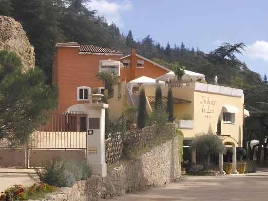 Auberge du Lac Hotel Exterior