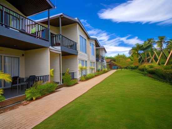 Sibaya Beach Resort, Morjim Hotel Exterior