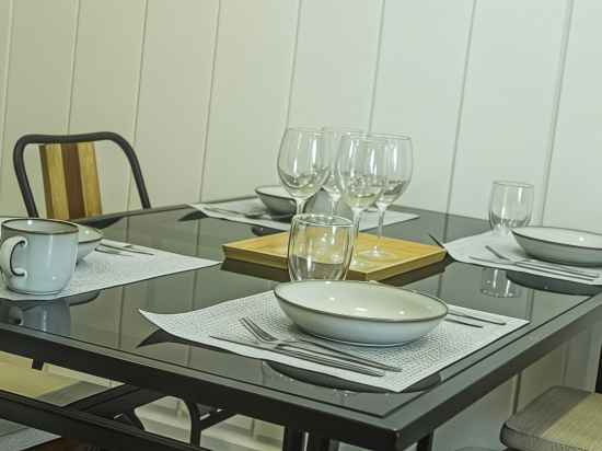 Wesfame Suites Dining/Meeting Rooms