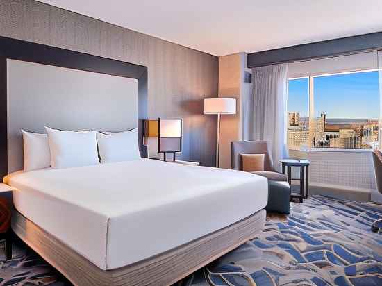 Hilton Baltimore Inner Harbor Rooms