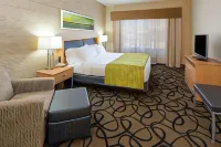 Holiday Inn Express & Suites Henderson Hotels near Zumiez