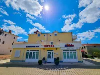 Hotel Adria Hotels in Kastel Stafilic