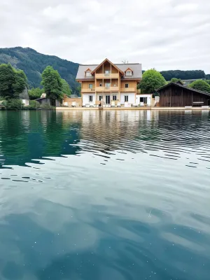 Villa Alma - a Lakeside Boutique Hotel Hotel dekat Schafberg Mountain