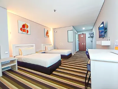 First Residence Hotel by RVH Hotels near Pantai Teluk Mak Nik