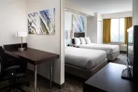 SpringHill Suites Bakersfield Hotels near Forever 21