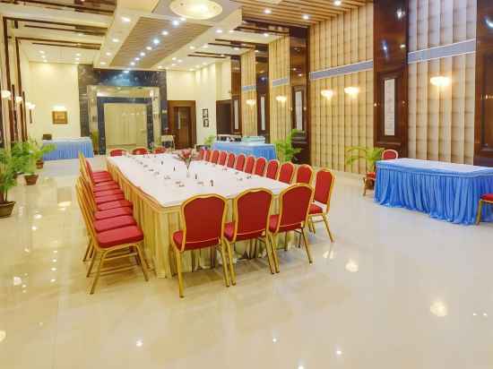 Hotel Sagar Tarang (Berries Group) Dining/Meeting Rooms