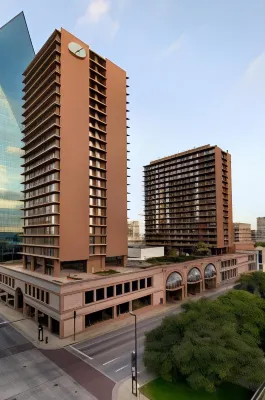 Fairmont Dallas Hotels near Dallas Baptist University