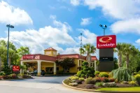 Royal Palms Inn Hotels in Stockbridge