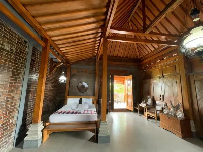 Ganesh Homestay Hotels near Warung Pojok