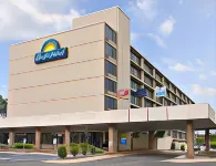 Delta Hotels Indianapolis Airport Hotels near Lane Bryant