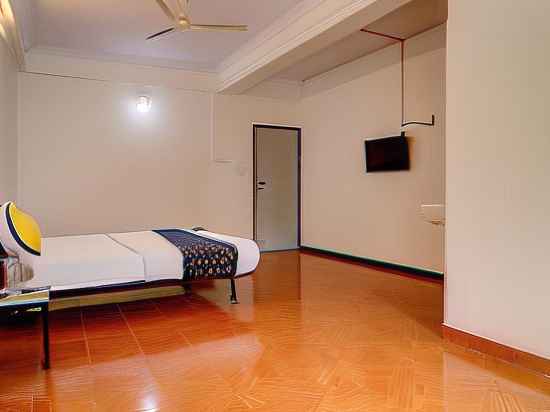 Spot on 811922 Hotel Avadh Rooms