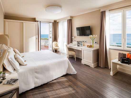 Hotel Savoia Rooms