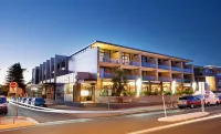 Narrabeen Sands Hotel by Nightcap Plus Hotels near Wiltshire Park