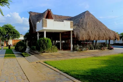 Hotel Emerawaa Hotel dekat Catedral Nuestra Senora de los Remedios