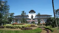 Bantal Guling Trans Hotel di Kecamatan Batununggal