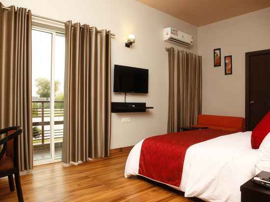 Anandam Clarks Inn Suites Vrindavan Rooms