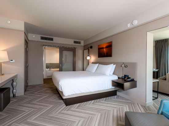 Hilton Garden Inn Mobile Downtown Rooms