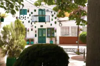 Casa Esmeralda - Luxury Boutique Apartments Old Town Hotels in Estepona