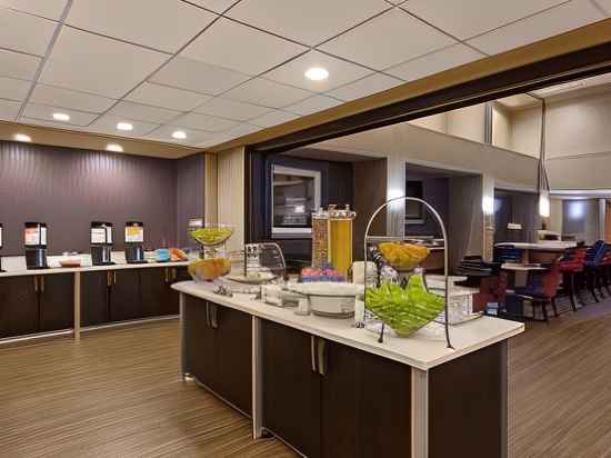 Hampton Inn & Suites Merced Dining/Meeting Rooms