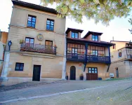 Akla Suites Con Jacuzzi Santillana Hotels near Lavadero de Santillana del Mar