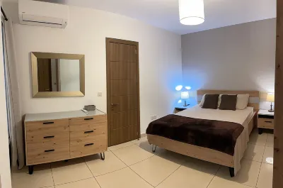 Spinola Bay Apt - Beatiful 3-Double Bed Apt Near Beach in Prime Location Hotels in Swieqi