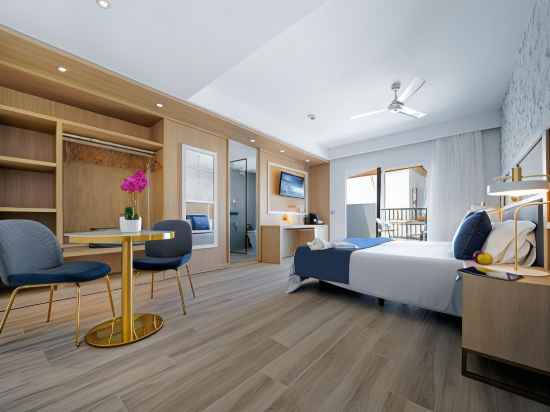 Broncemar Beach Suites Rooms