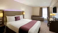 Premier Inn Farnborough Town Centre Hotel berhampiran St Michael's Abbey