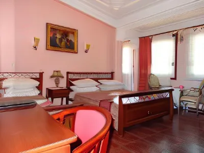 Dar Tlidjene Hotels near Jumelle Market