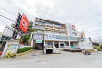 RedDoorz Plus @ Hotel Metro Kalibo Hotels near Roxas Airport